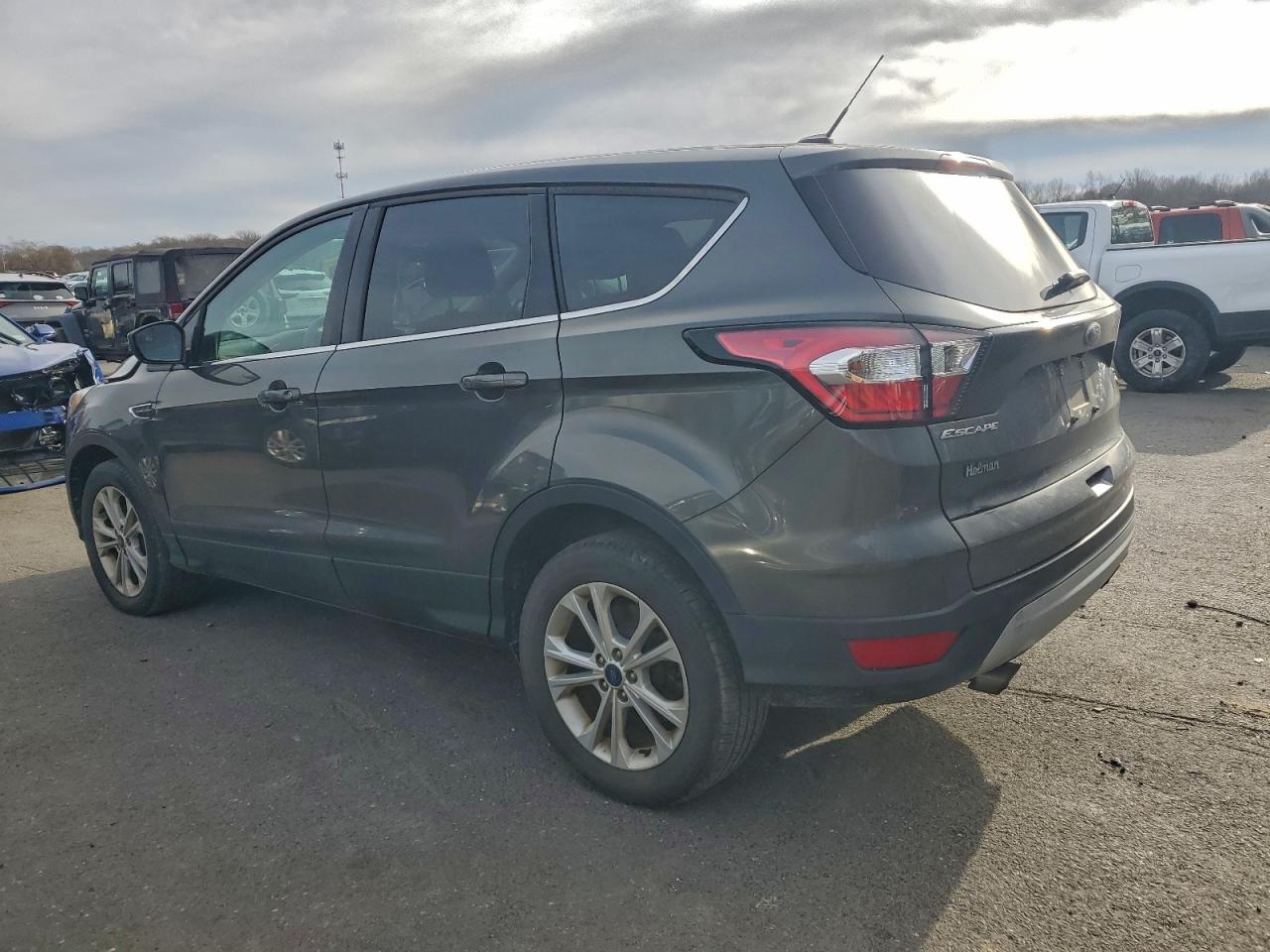Ford Escape Se Image 6