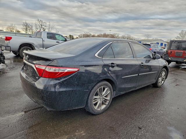 Toyota Camry Le Image 11