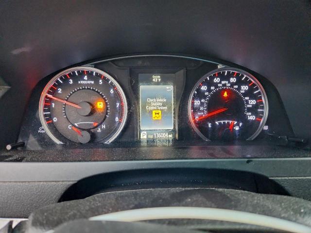 Toyota Camry Le Image 8