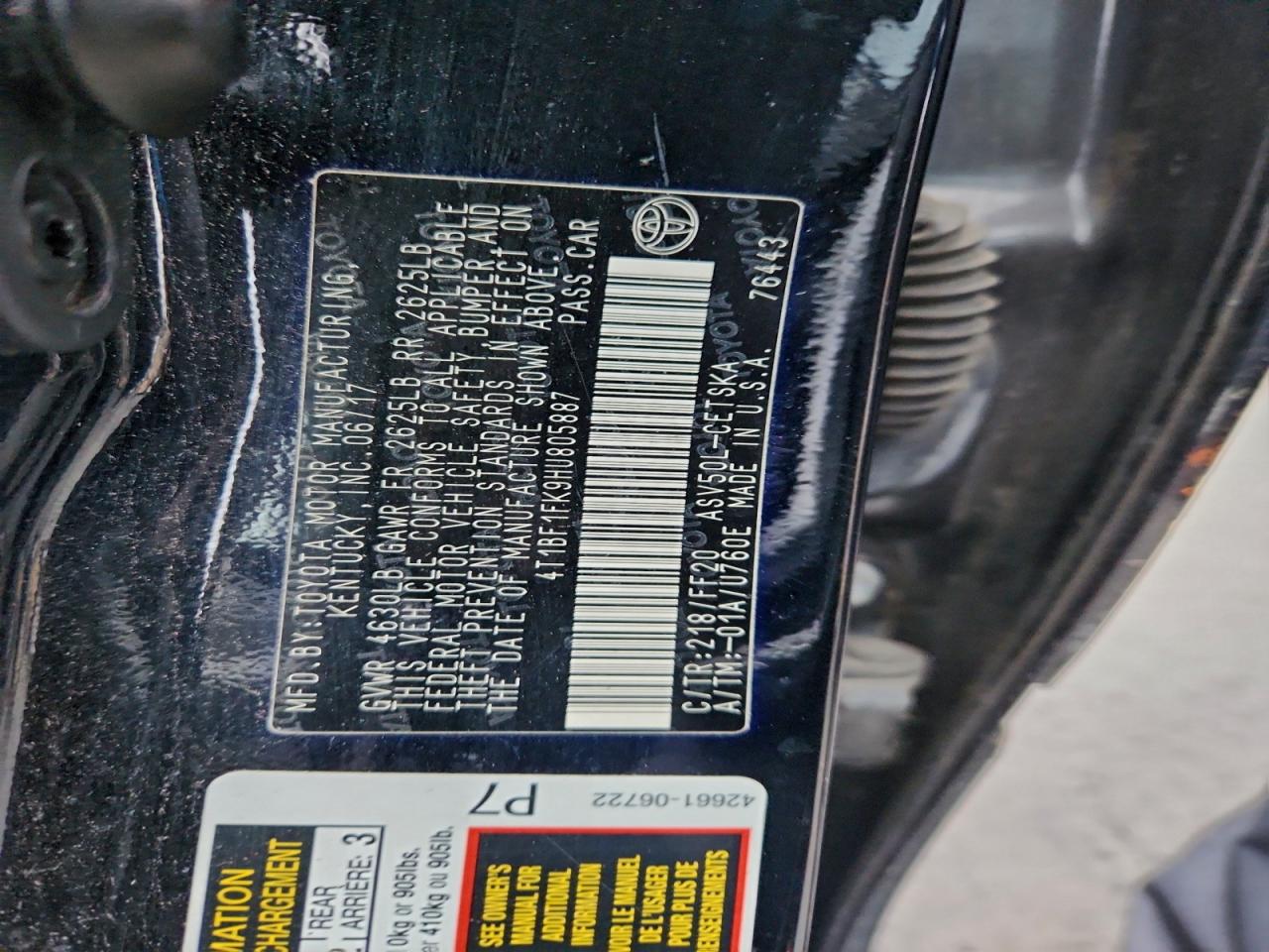 Toyota Camry Le Image 10