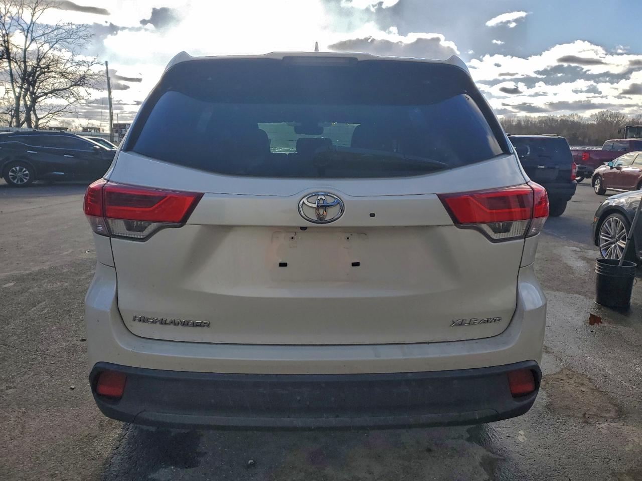 Toyota Highlander Se Image 11