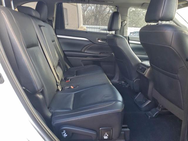 Toyota Highlander Se Image 5