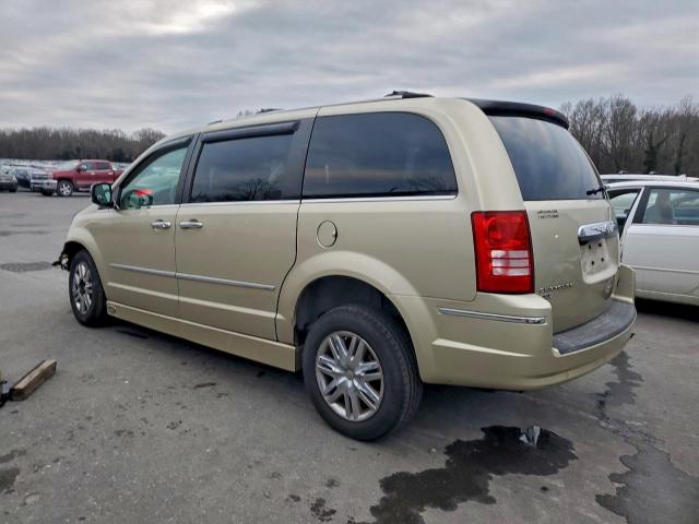 Chrysler Minivan Limited Image 5