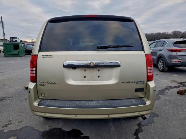 Chrysler Minivan Limited Image 7