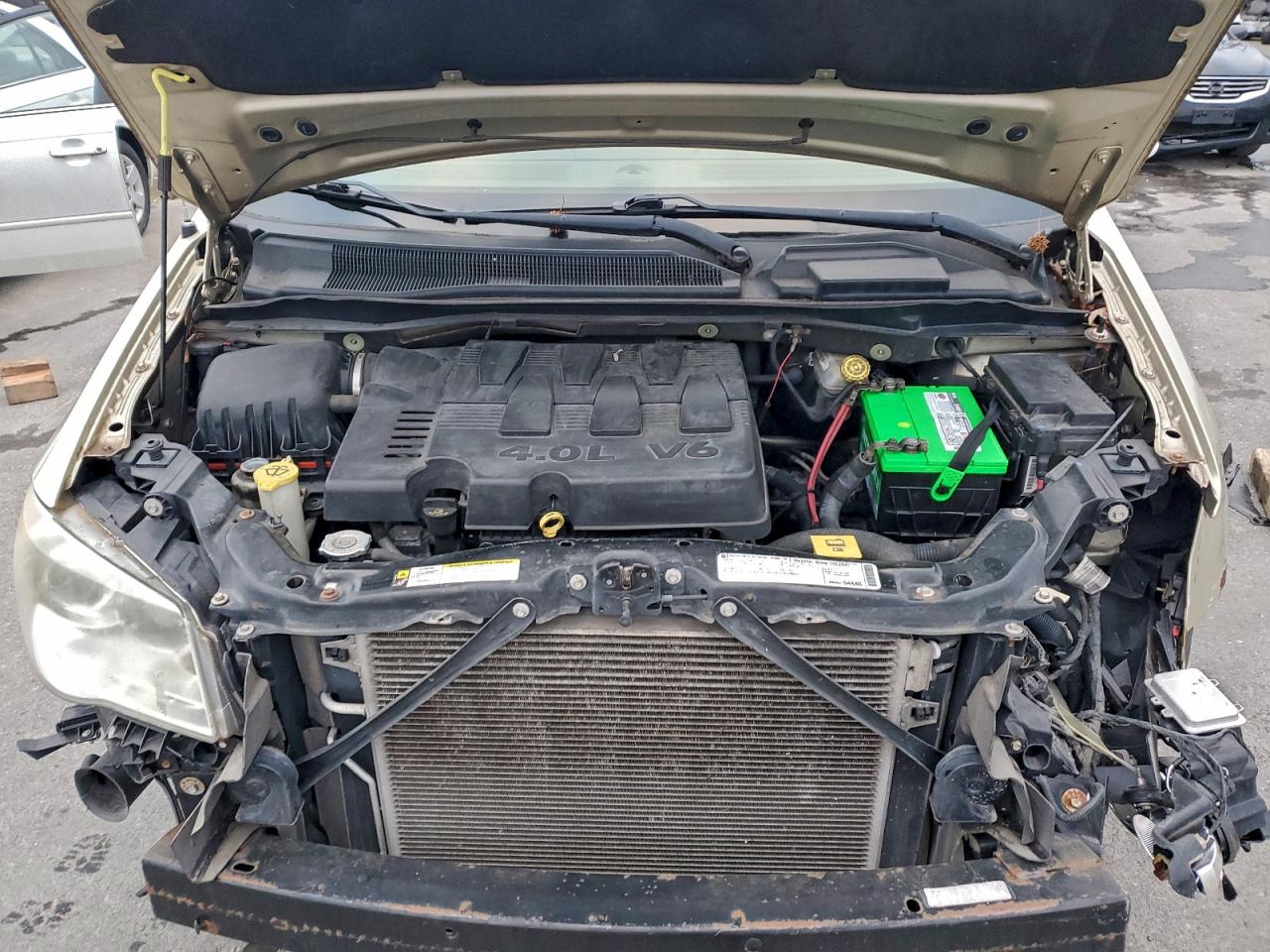 Chrysler Minivan Limited Image 6