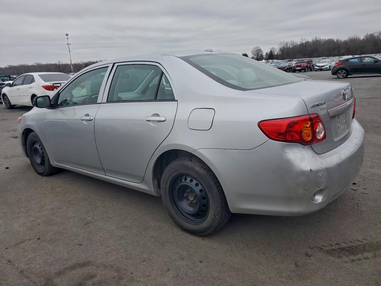 Toyota Corolla Base Image 3