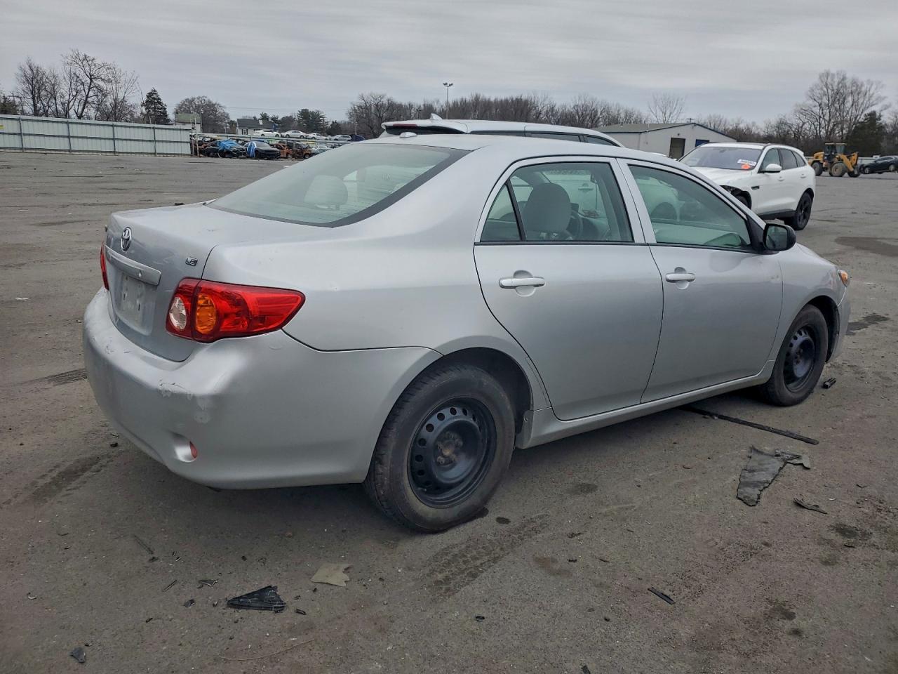 Toyota Corolla Base Image 2