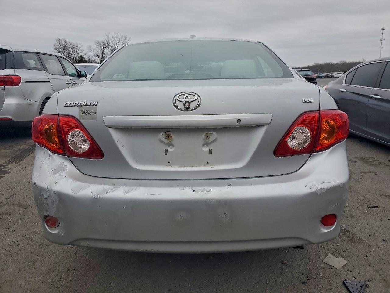 Toyota Corolla Base Image 6