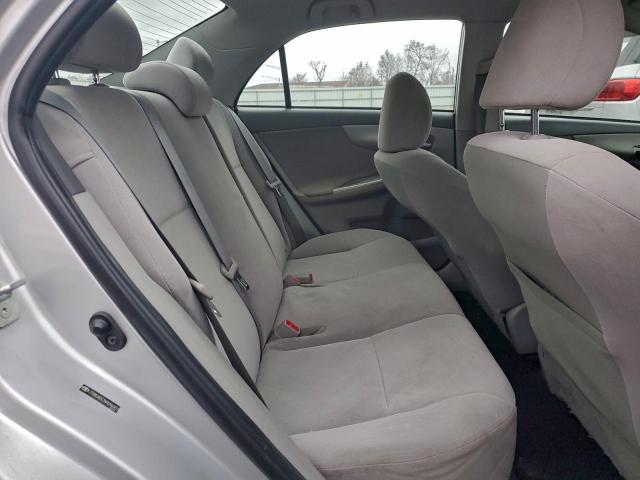 Toyota Corolla Base Image 11