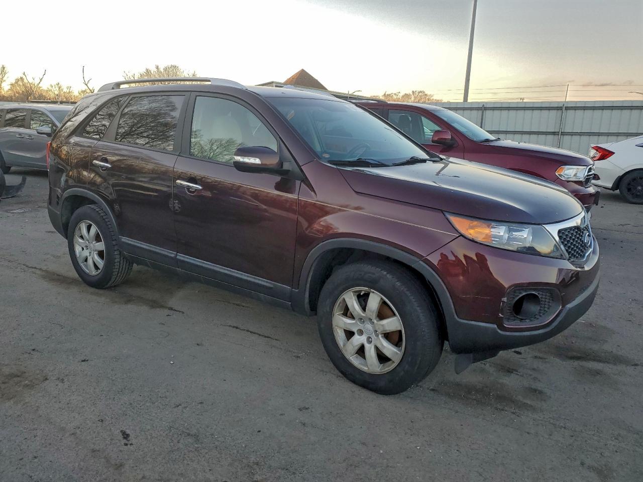 Kia Sorento Base Image 3