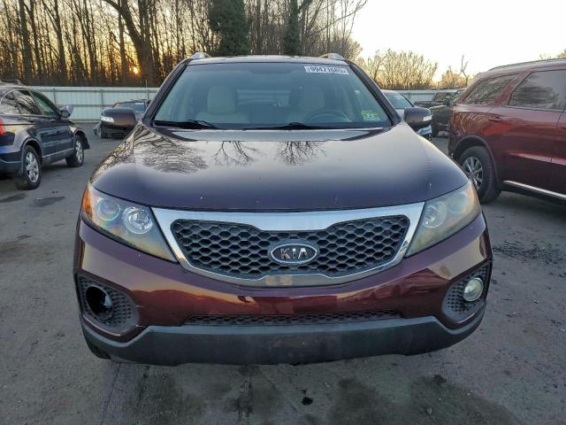 Kia Sorento Base Image 5