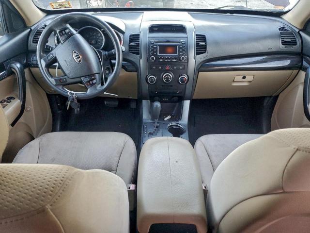 Kia Sorento Base Image 13