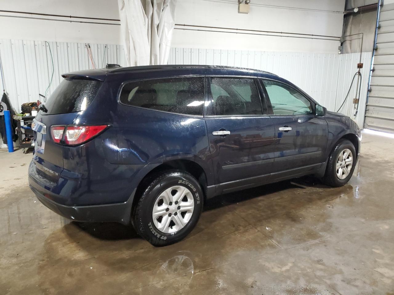 Chevrolet Traverse Ls Image 9