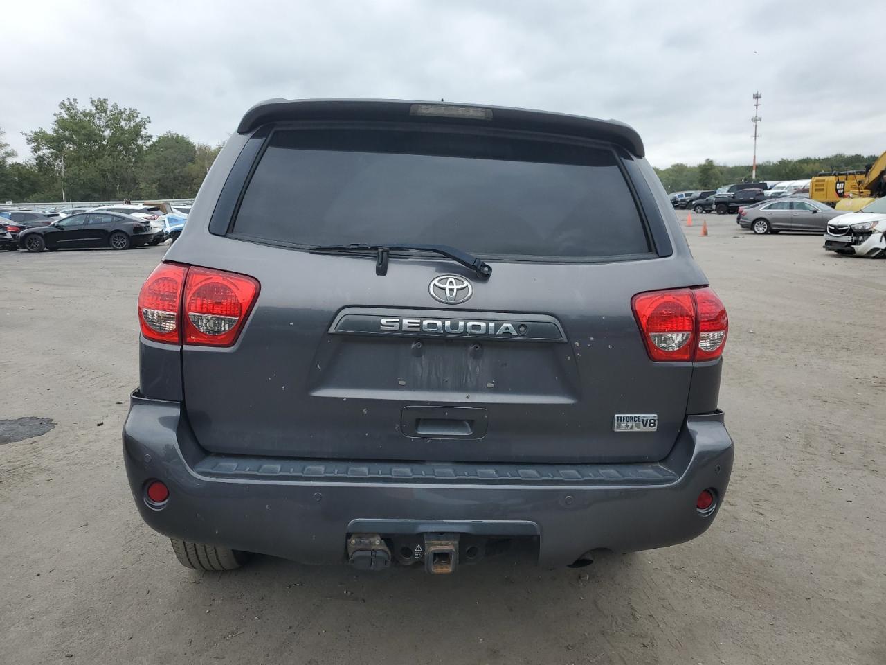 Toyota Sequoia Sr5 Image 10