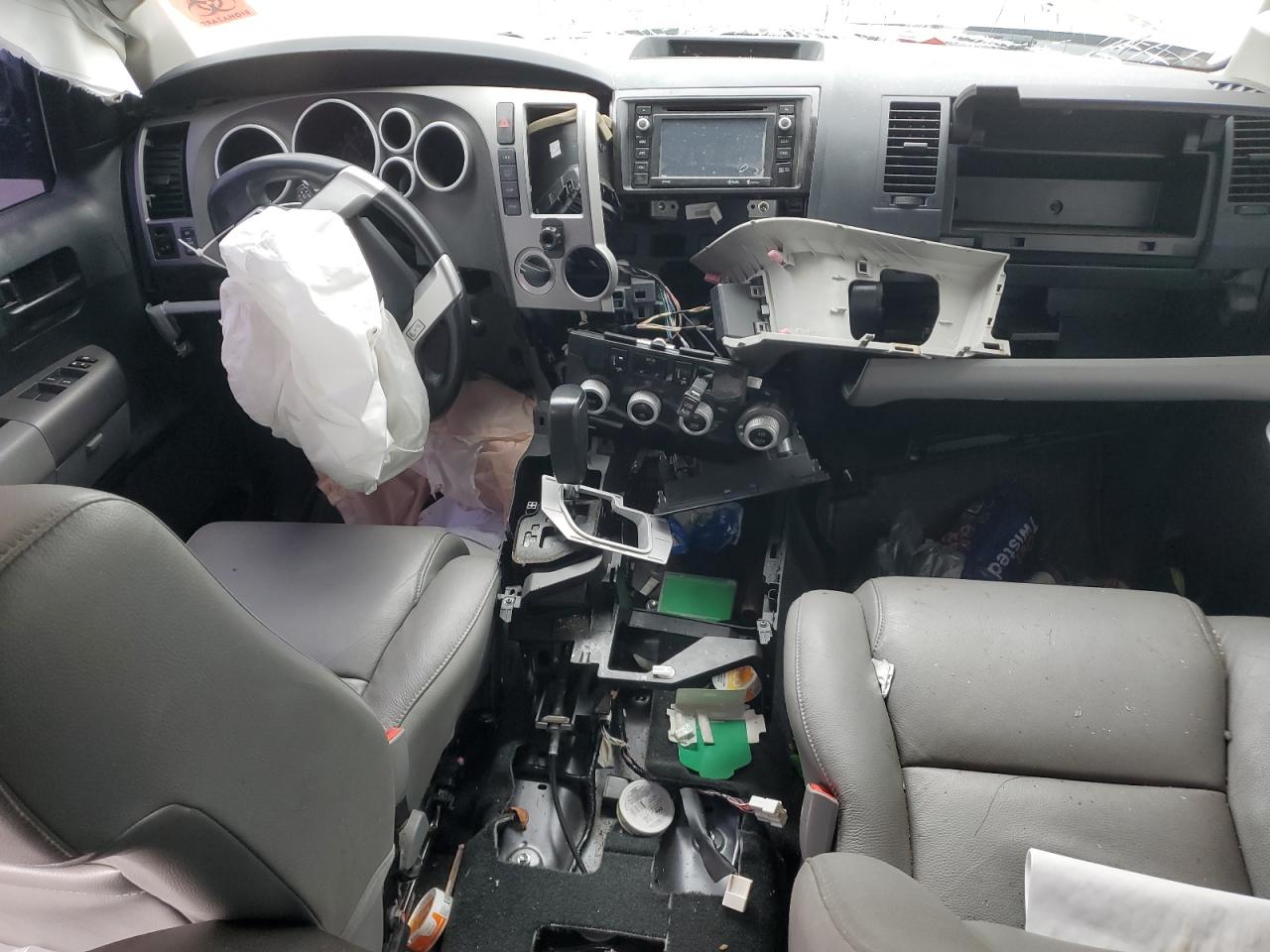 Toyota Sequoia Sr5 Image 13