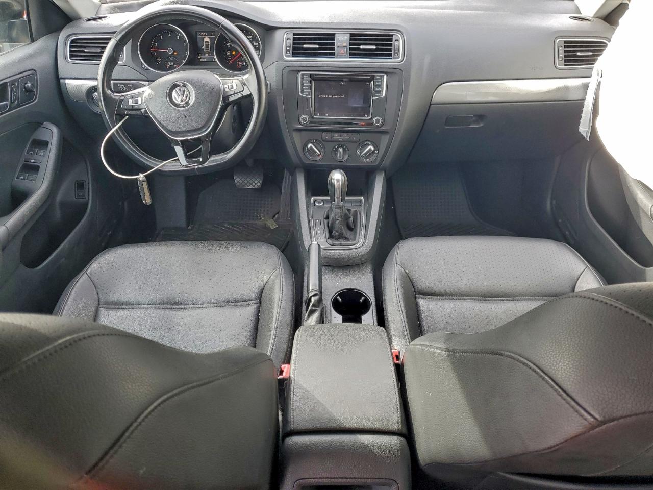 Volkswagen Jetta Se Image 3