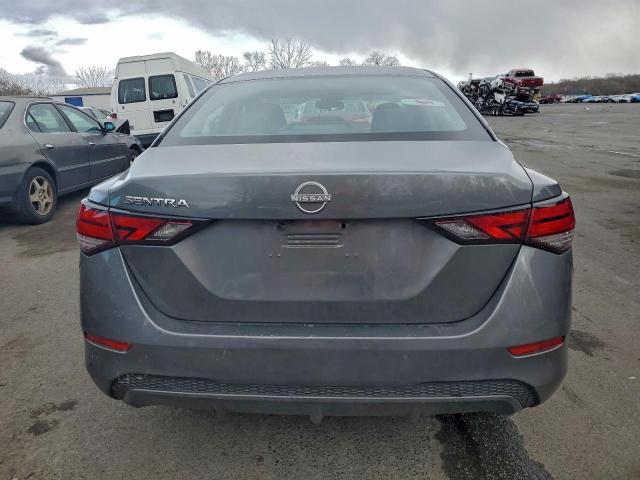 Nissan Sentra S Image 4