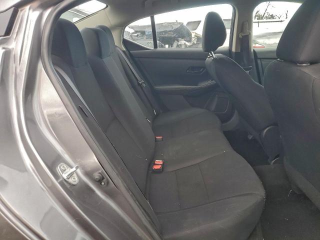 Nissan Sentra S Image 8