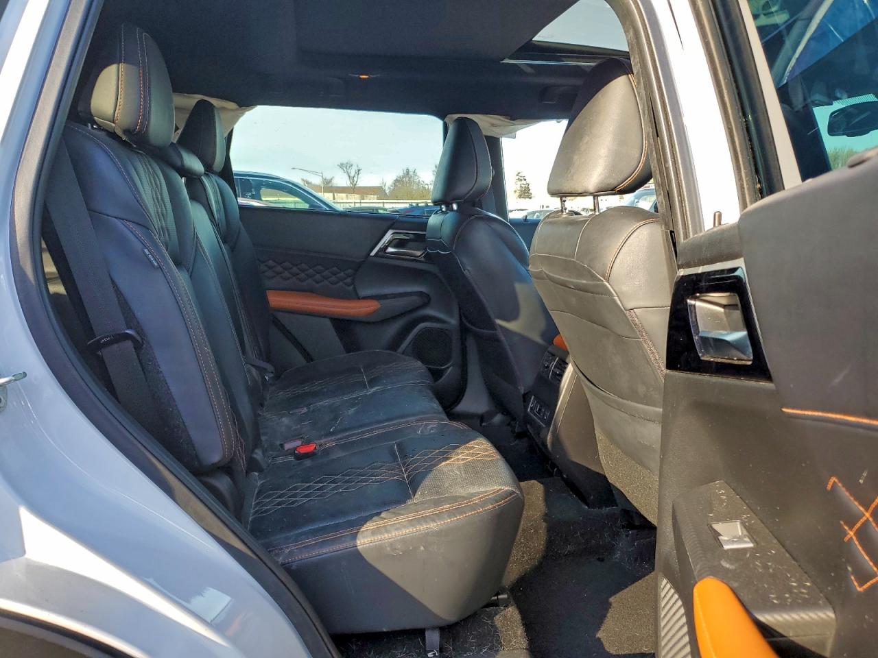 Mitsubishi Outlander Sel Image 9