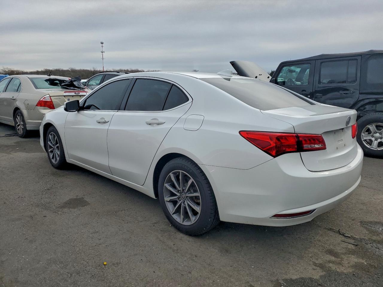 Acura TLX Image 5