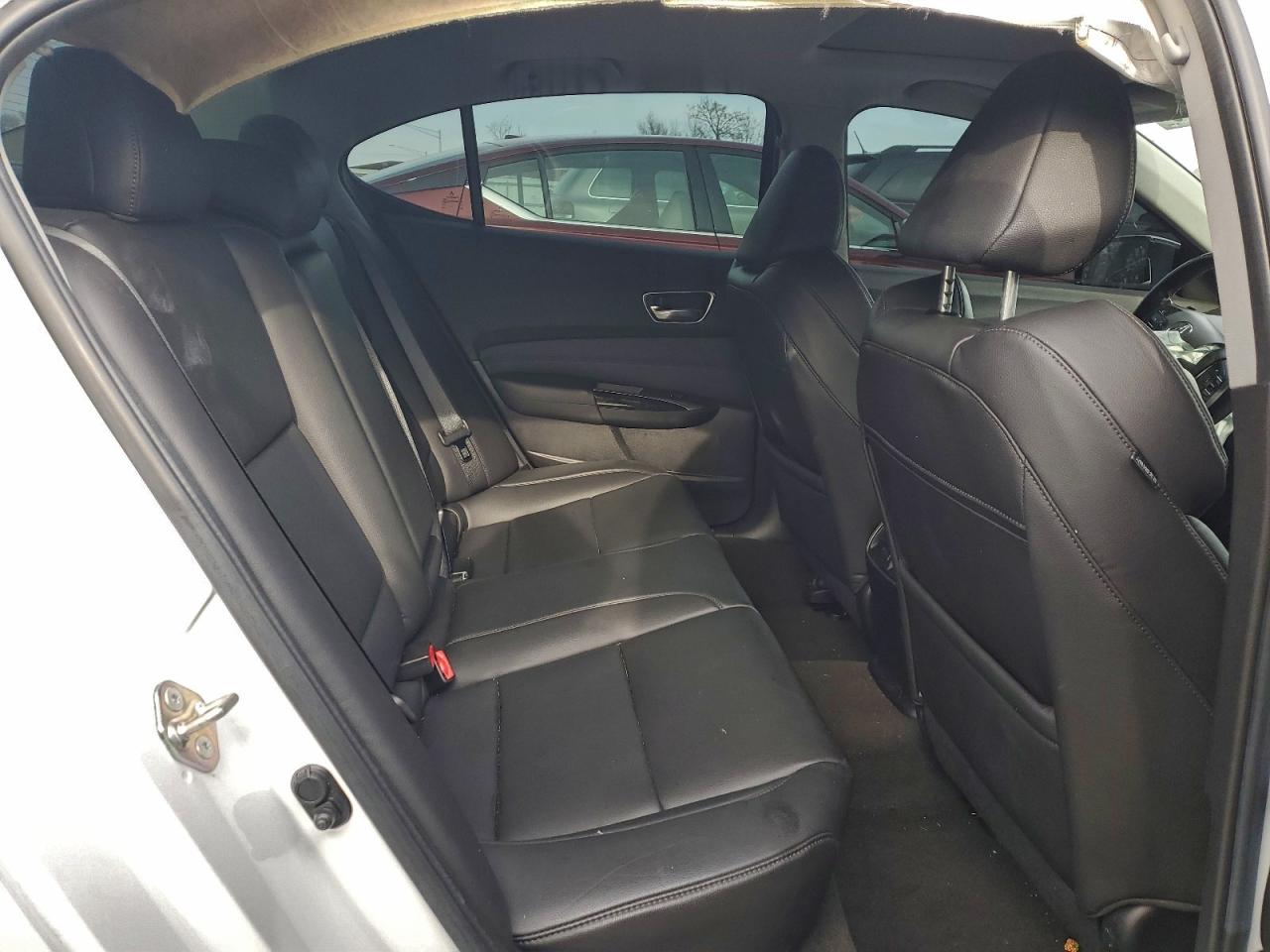 Acura TLX Image 8