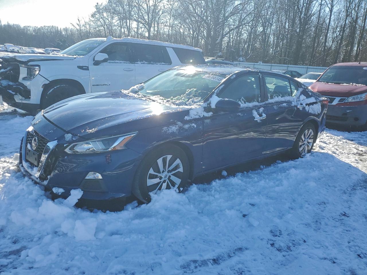 Nissan Altima S Image 1