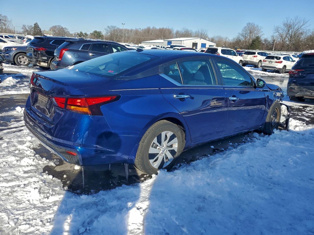 Nissan Altima S Image 3