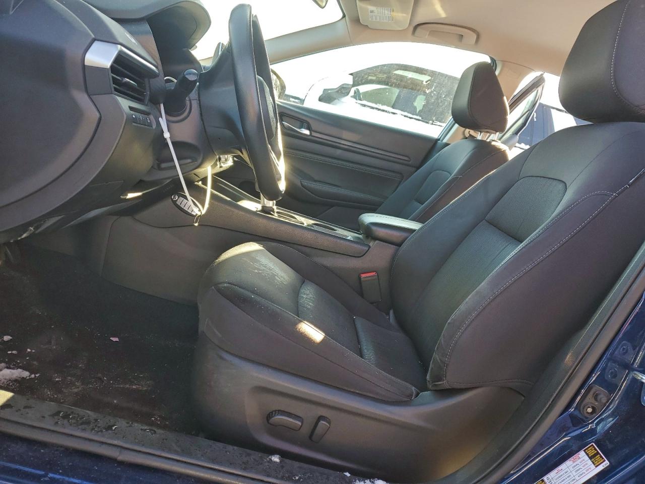 Nissan Altima S Image 6