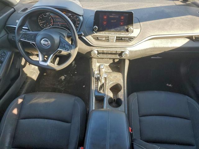 Nissan Altima S Image 9