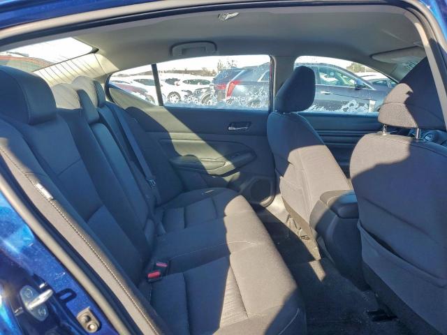 Nissan Altima S Image 5