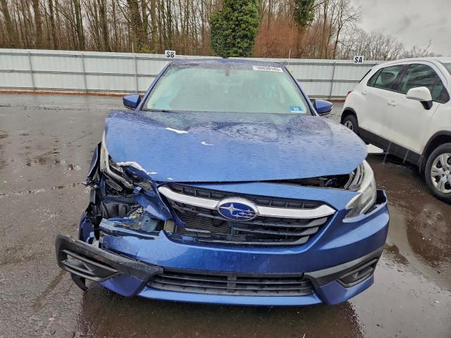 Subaru Legacy Premium Image 2