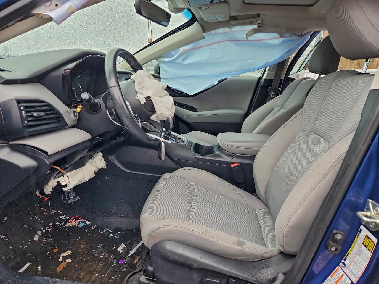 Subaru Legacy Premium Image 8