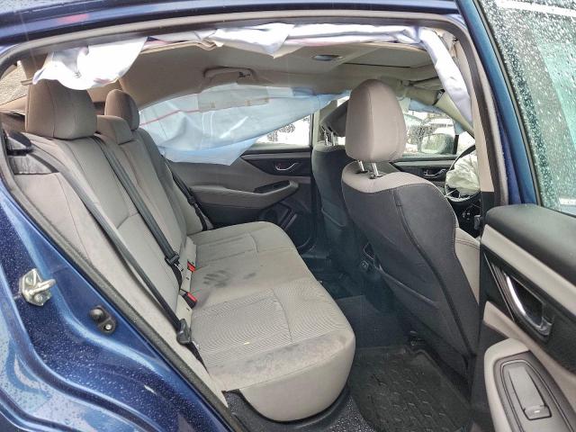 Subaru Legacy Premium Image 9