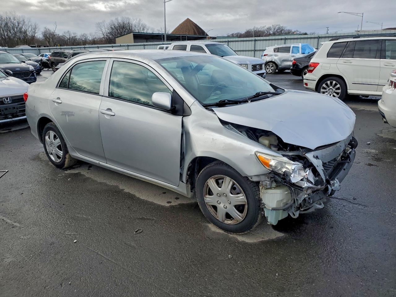 Toyota Corolla Base Image 6