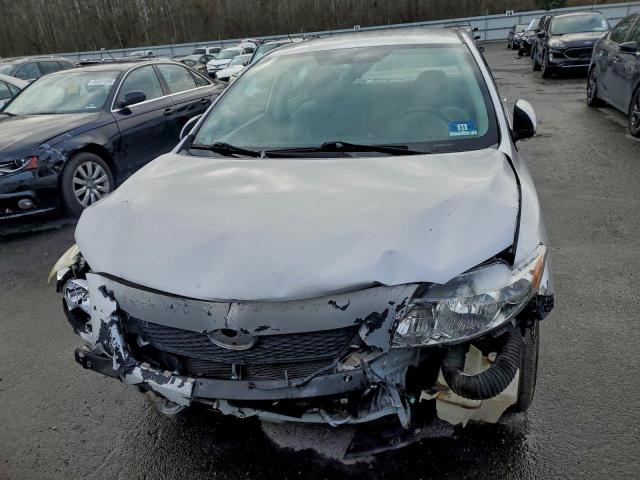 Toyota Corolla Base Image 9