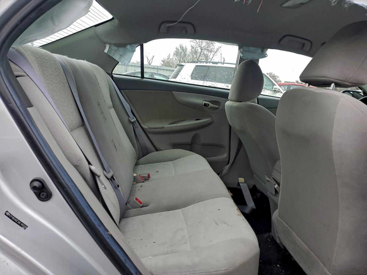 Toyota Corolla Base Image 4