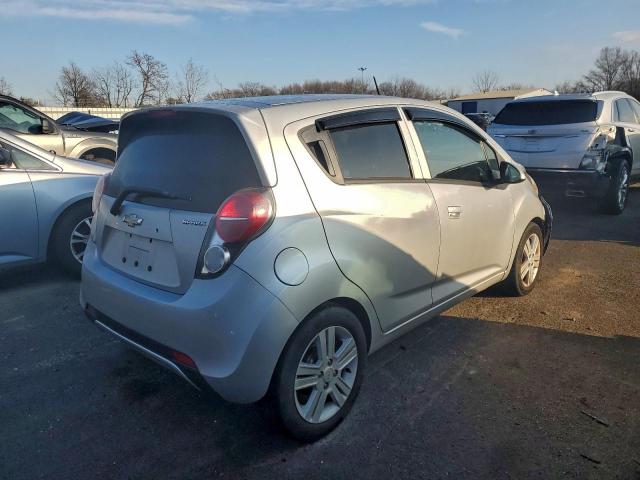 Chevrolet Spark 1lt Image 4