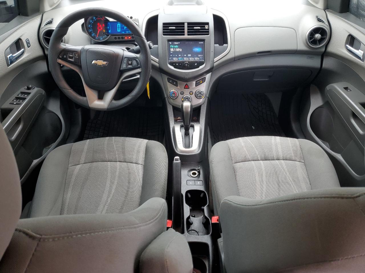 Chevrolet Sonic Lt Image 9