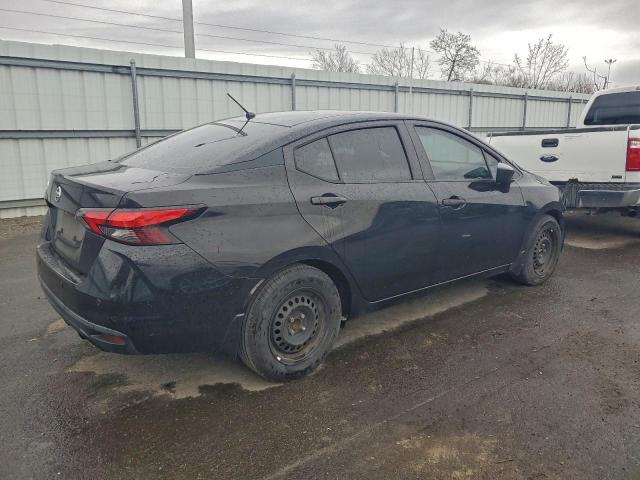 Nissan Versa S Image 8