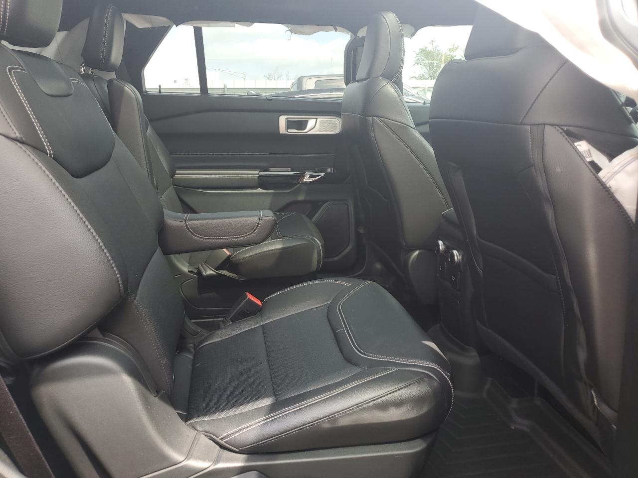Ford Explorer St Image 2