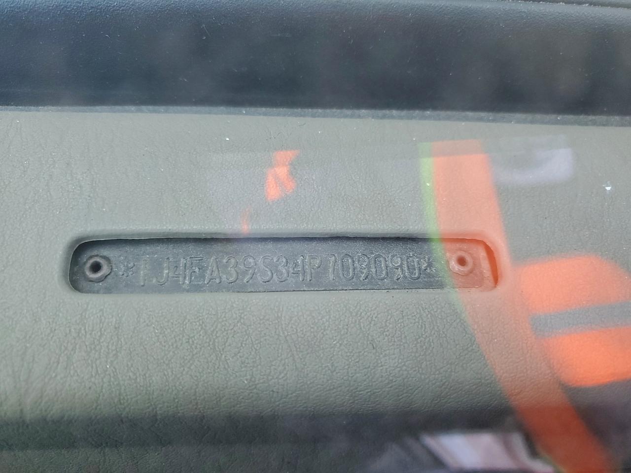 Jeep Wrangler X Image 4