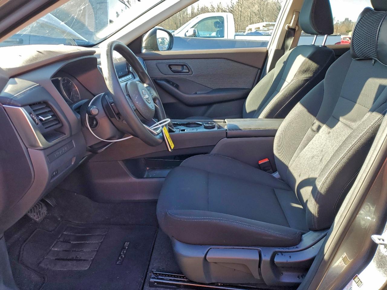 Nissan Rogue S Image 3