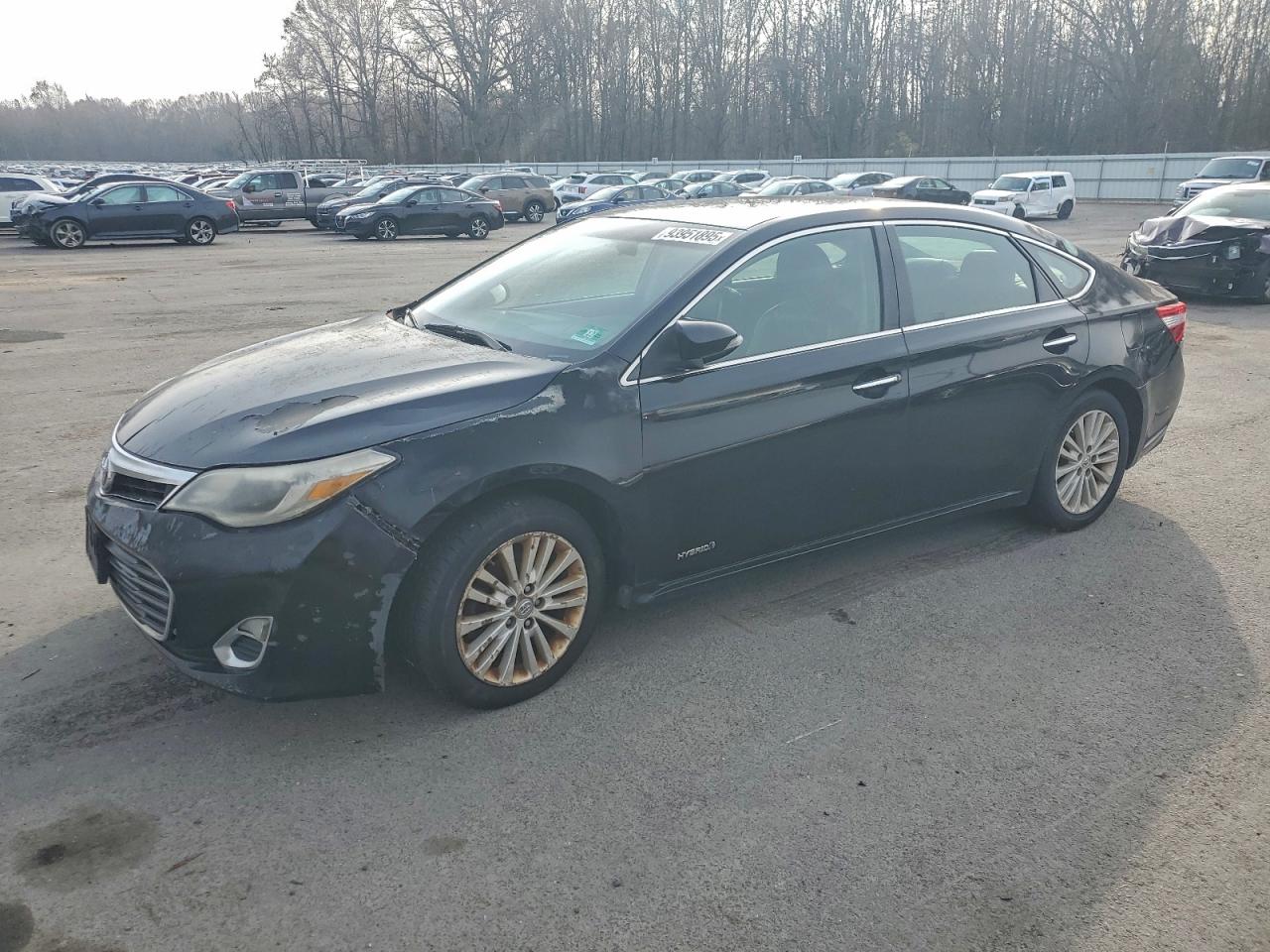 Toyota Avalon Hybrid Image 1