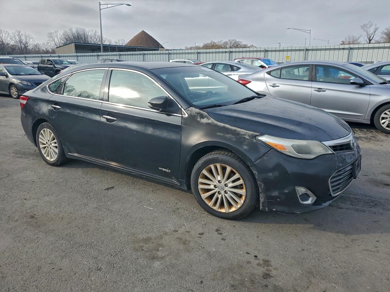 Toyota Avalon Hybrid Image 2