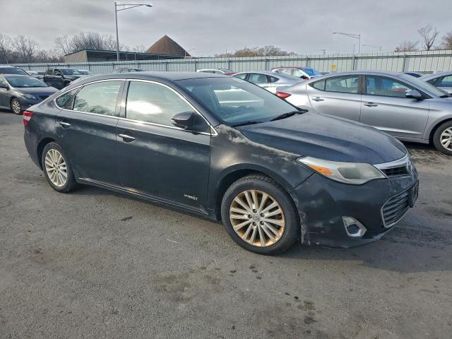 Toyota Avalon Hybrid Image 2
