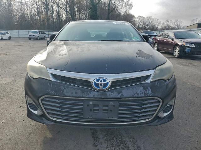 Toyota Avalon Hybrid Image 4