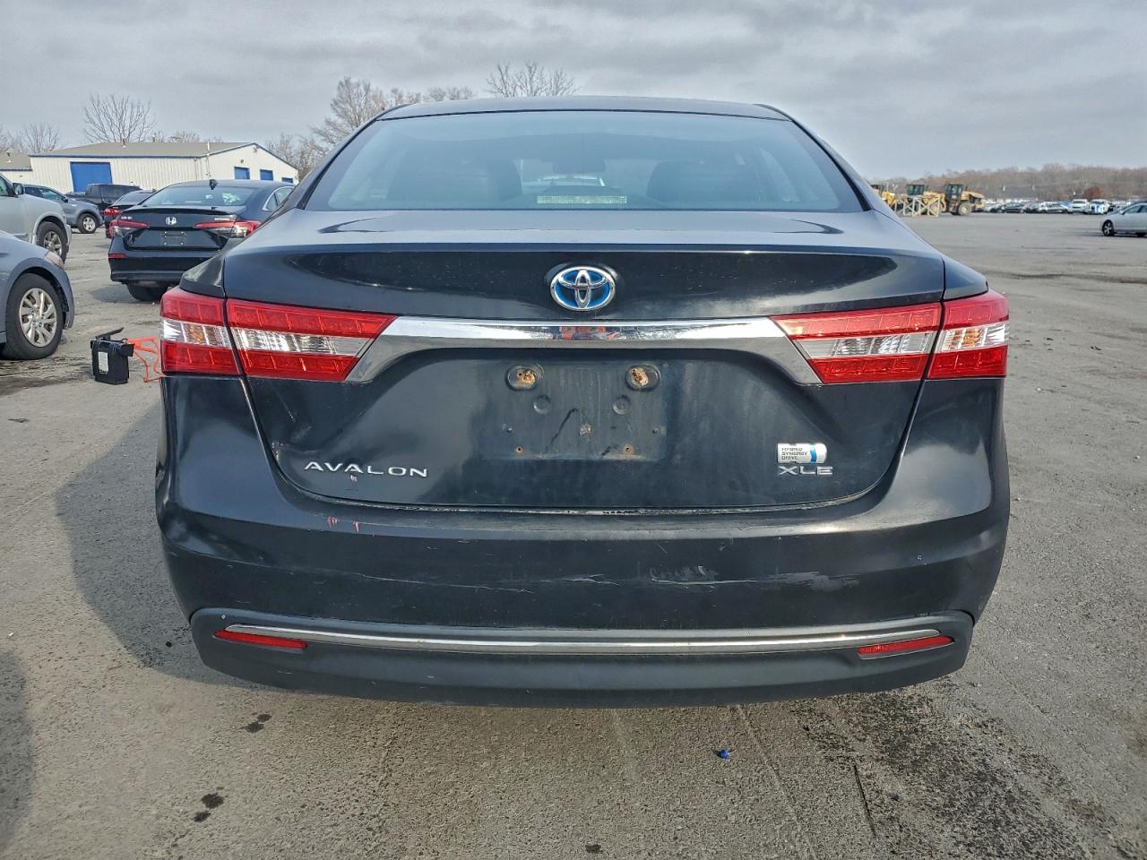 Toyota Avalon Hybrid Image 6