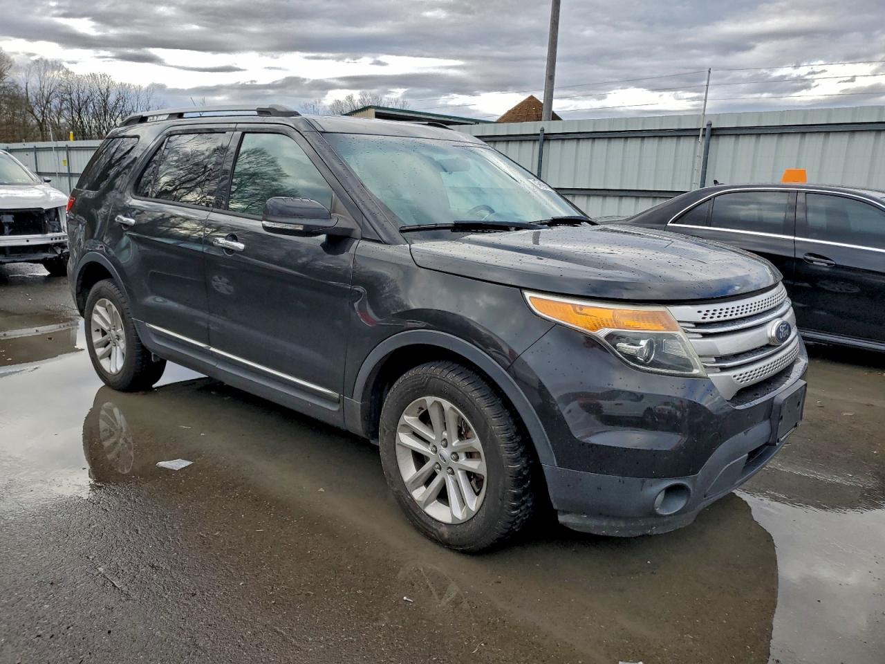 Ford Explorer Xlt Image 3