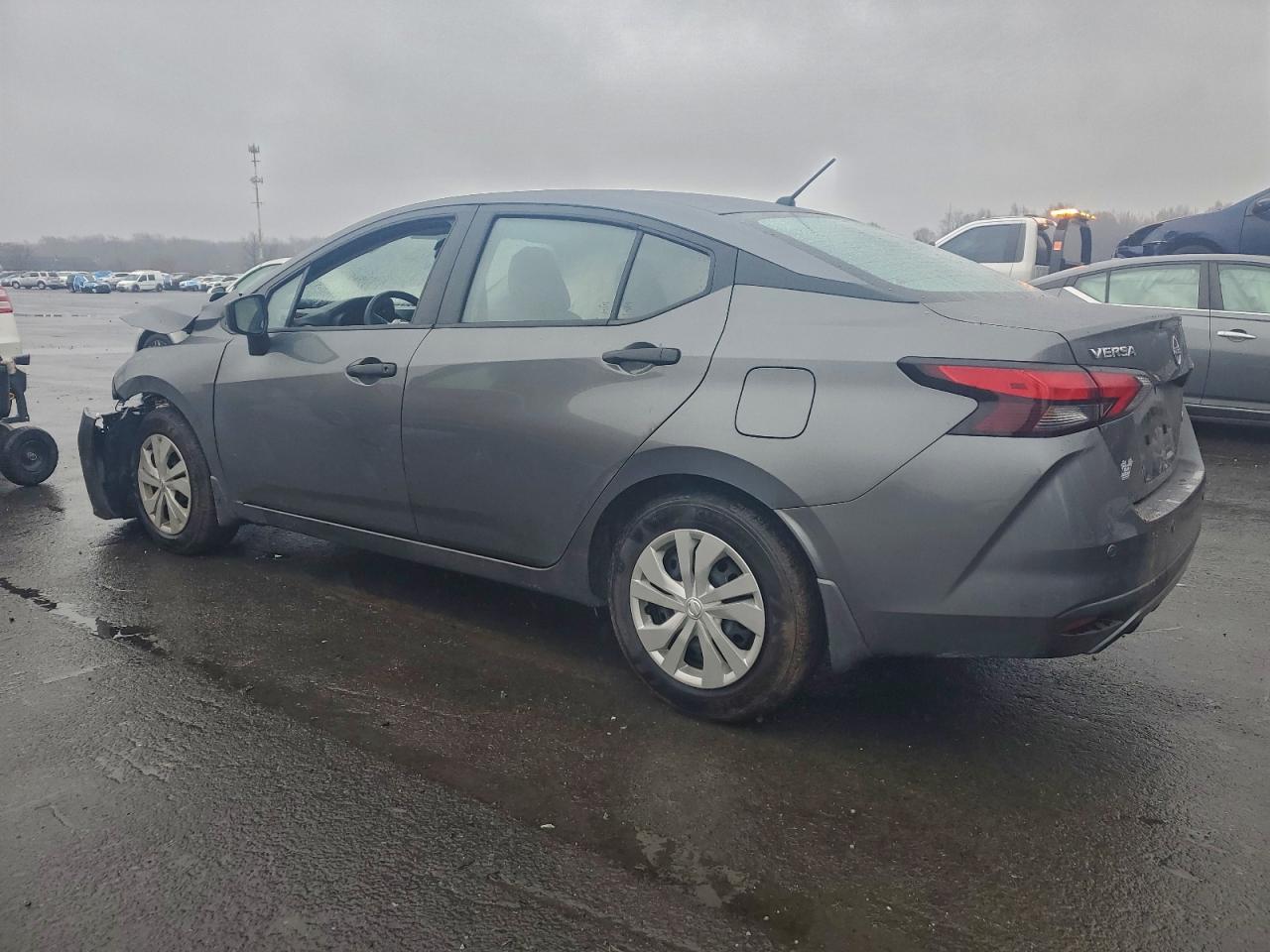 Nissan Versa S Image 6