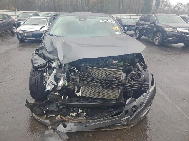 Nissan Versa S Image 4